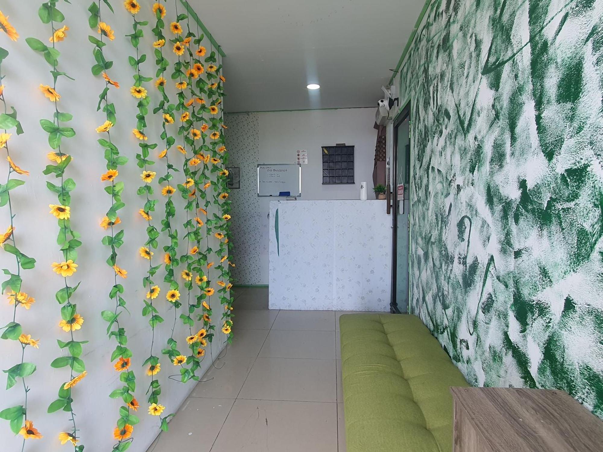 Guest house Oyo 90723 Leaf Guest Kk Kota Kinabalu