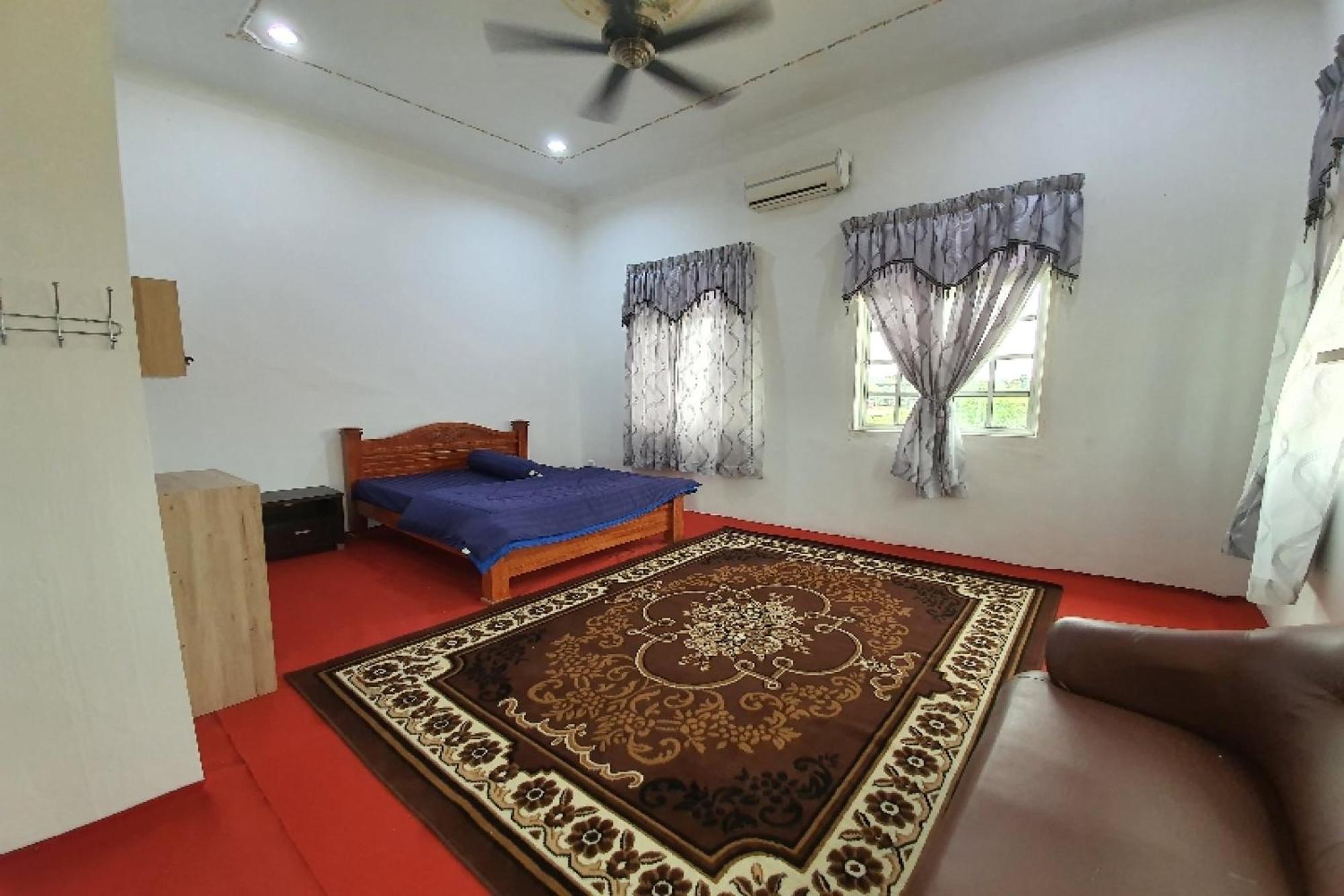 Guest house Oyo 90723 Leaf Guest Kk 2*