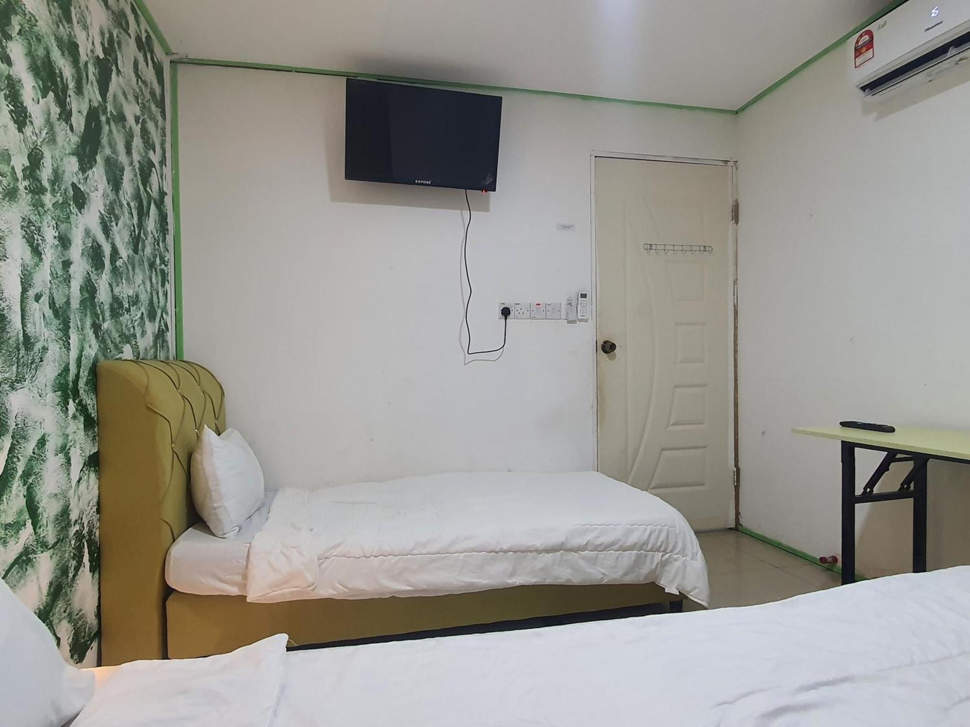 Oyo 90723 Leaf Guest Kk Guest house